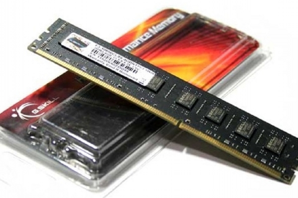 MEMORIA 8GB DDR4 2400 G.SKILL F4-2400C15S-8GNT